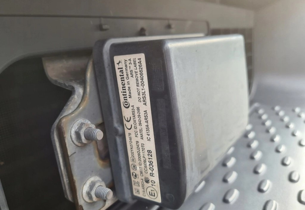 RADAR DISTRONIK CZUJNIK SENSOR RENAULT GAMA T C K D RANGE VOLVO FH 4 FM 4 22075780 - P07 21723744 - P06 - Senzor: slika 2 RADAR DISTRONIK CZUJNIK SENSOR RENAULT GAMA T C K D RANGE VOLVO FH 4 FM 4 22075780 - P07 21723744 - P06 - Senzor: slika 2