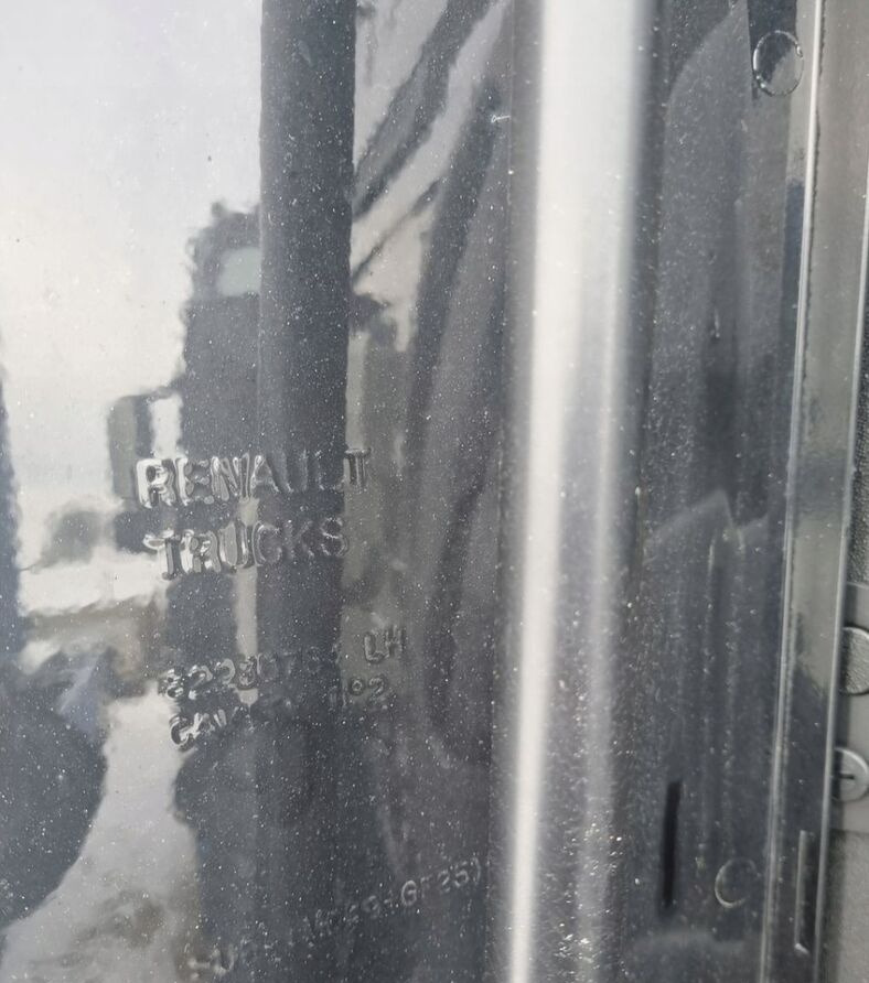 SPOILER OWIEWKA LEWA STELAŻ MOCOWANIE KABINY RENAULT RANGE GAMA - Aerodinamika/ Spojler za Kamion: slika 3 SPOILER OWIEWKA LEWA STELAŻ MOCOWANIE KABINY RENAULT RANGE GAMA - Aerodinamika/ Spojler za Kamion: slika 3
