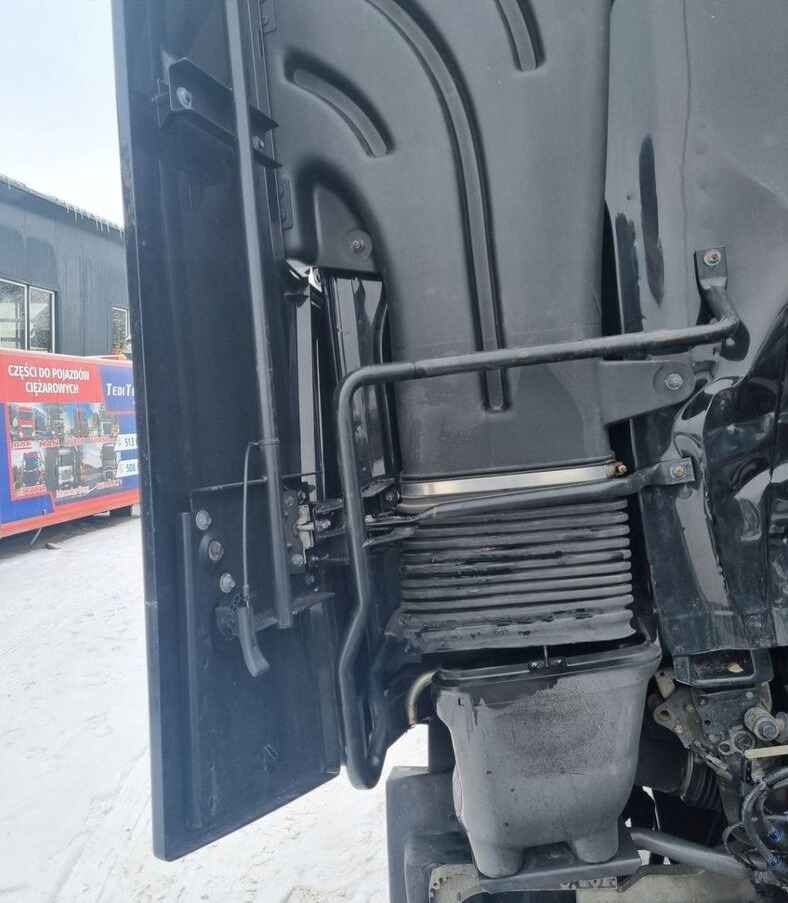 SPOILER OWIEWKA LEWA STELAŻ MOCOWANIE KABINY RENAULT RANGE GAMA - Aerodinamika/ Spojler za Kamion: slika 4 SPOILER OWIEWKA LEWA STELAŻ MOCOWANIE KABINY RENAULT RANGE GAMA - Aerodinamika/ Spojler za Kamion: slika 4