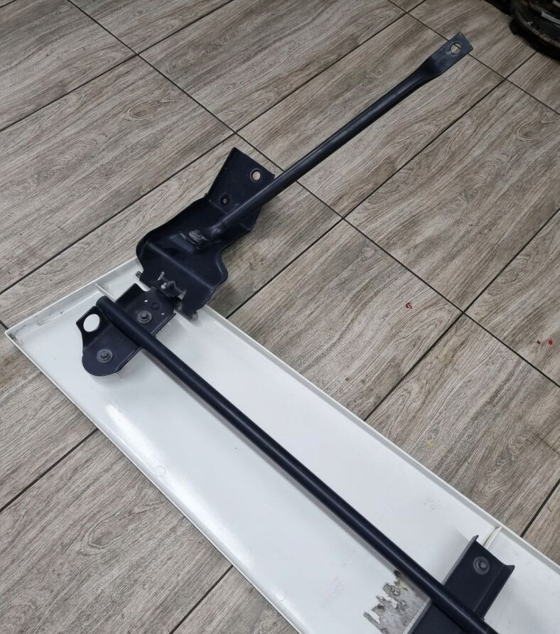SPOILER OWIEWKA LEWA STELAŻ MOCOWANIE KABINY RENAULT RANGE GAMA - Aerodinamika/ Spojler za Kamion: slika 4 SPOILER OWIEWKA LEWA STELAŻ MOCOWANIE KABINY RENAULT RANGE GAMA - Aerodinamika/ Spojler za Kamion: slika 4