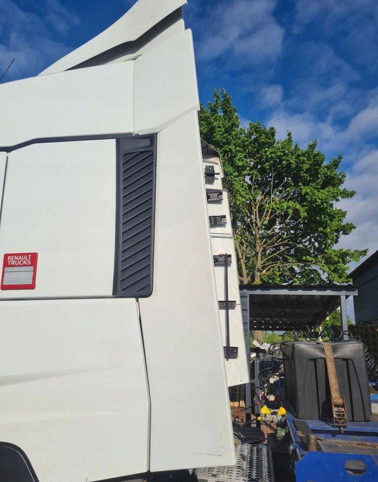 SPOILERY OWIEWKI KABINY ZAKABINOWE STELAŻ KOMPLET RENAULT GAMA T RANGE - Aerodinamika/ Spojler: slika 3 SPOILERY OWIEWKI KABINY ZAKABINOWE STELAŻ KOMPLET RENAULT GAMA T RANGE - Aerodinamika/ Spojler: slika 3