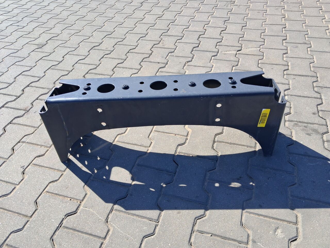VOLVO BELKA POPRZECZKA RAMY TYŁ RENAULT GAMA T RANGE VOLVO FH 4 FM 4 - Karoserija i eksterijer za Kamion: slika 3 VOLVO BELKA POPRZECZKA RAMY TYŁ RENAULT GAMA T RANGE VOLVO FH 4 FM 4 - Karoserija i eksterijer za Kamion: slika 3