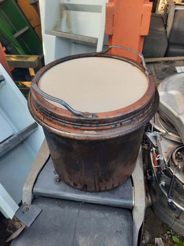 VOLVO FILTR WKŁAD DPF RENAULT GAMA T RANGE VOLVO FH 4 - Katalizator za Kamion: slika 1 VOLVO FILTR WKŁAD DPF RENAULT GAMA T RANGE VOLVO FH 4 - Katalizator za Kamion: slika 1