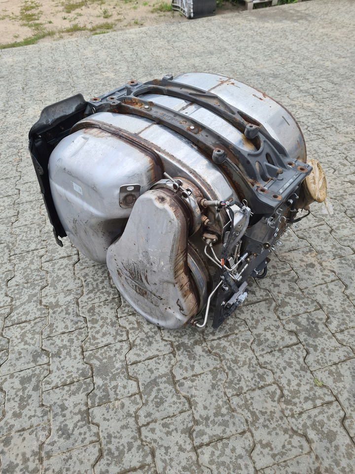 VOLVO KATALIZATOR TŁUMIK DPF FILTR KOMPLETNY VOLVO FH 4 FM 4 RENAULT GAMA T RANGE - Katalizator: slika 2 VOLVO KATALIZATOR TŁUMIK DPF FILTR KOMPLETNY VOLVO FH 4 FM 4 RENAULT GAMA T RANGE - Katalizator: slika 2