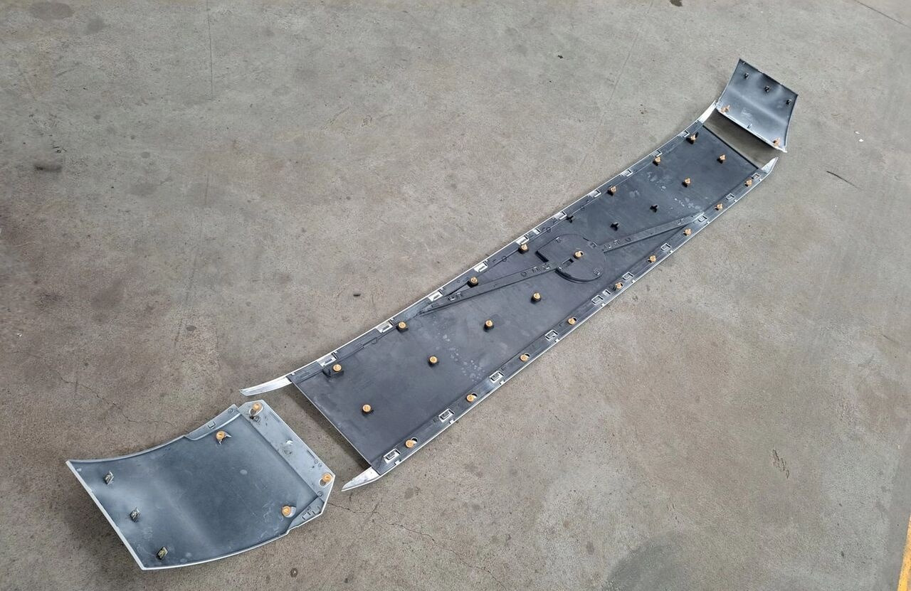 VOLVO LISTWA MASKI ATRAPA KABINY KOMPLET VOLVO FH 5 - Hauba za Kamion: slika 5 VOLVO LISTWA MASKI ATRAPA KABINY KOMPLET VOLVO FH 5 - Hauba za Kamion: slika 5