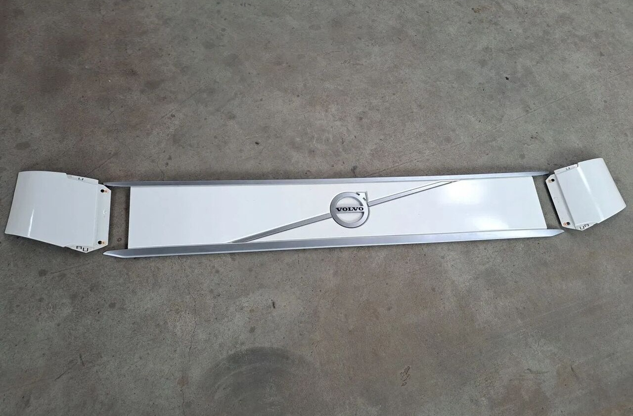 VOLVO LISTWA MASKI ATRAPA KABINY KOMPLET VOLVO FH 5 - Hauba za Kamion: slika 1 VOLVO LISTWA MASKI ATRAPA KABINY KOMPLET VOLVO FH 5 - Hauba za Kamion: slika 1