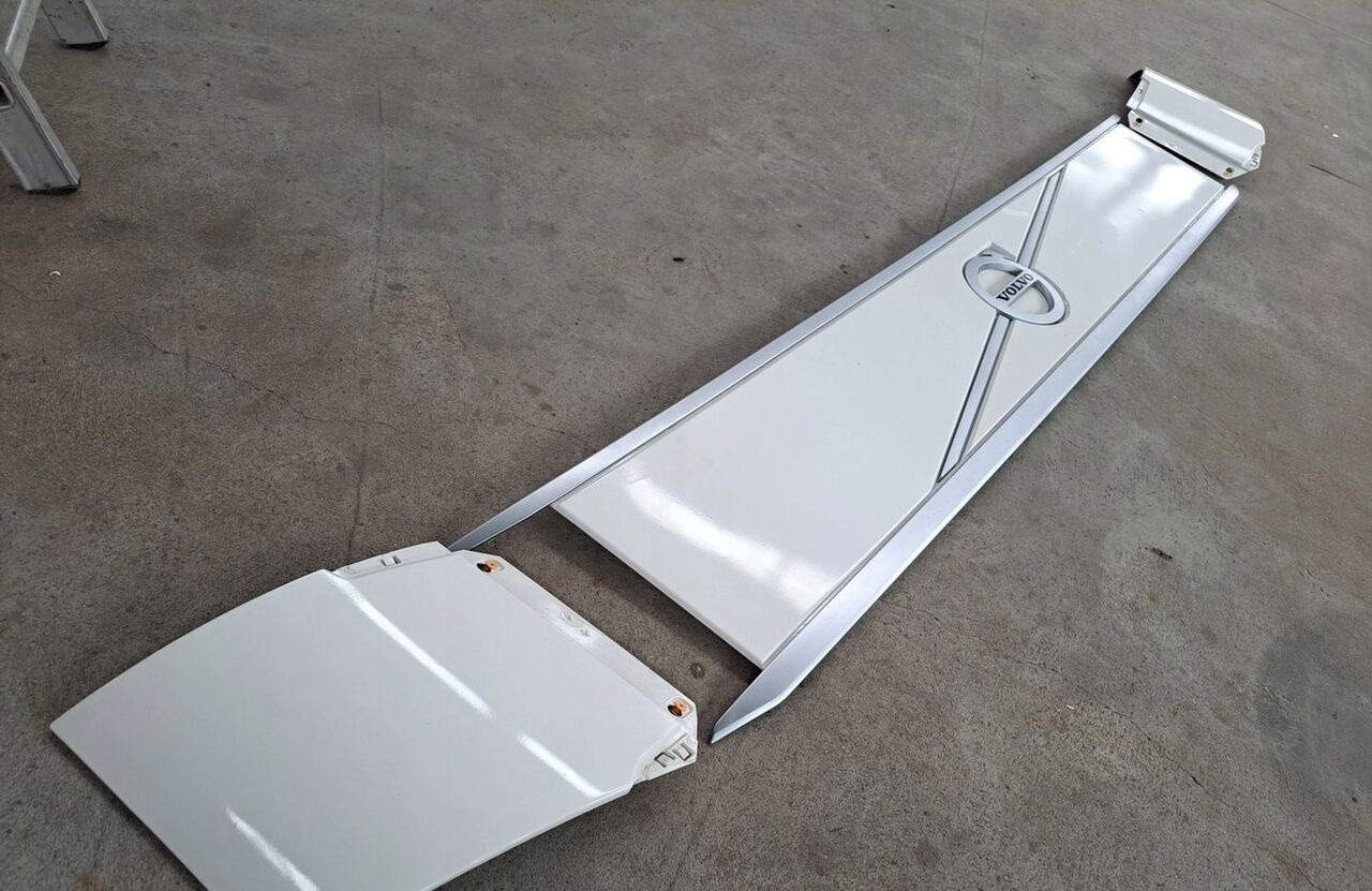 VOLVO LISTWA MASKI ATRAPA KABINY KOMPLET VOLVO FH 5 - Hauba za Kamion: slika 2 VOLVO LISTWA MASKI ATRAPA KABINY KOMPLET VOLVO FH 5 - Hauba za Kamion: slika 2