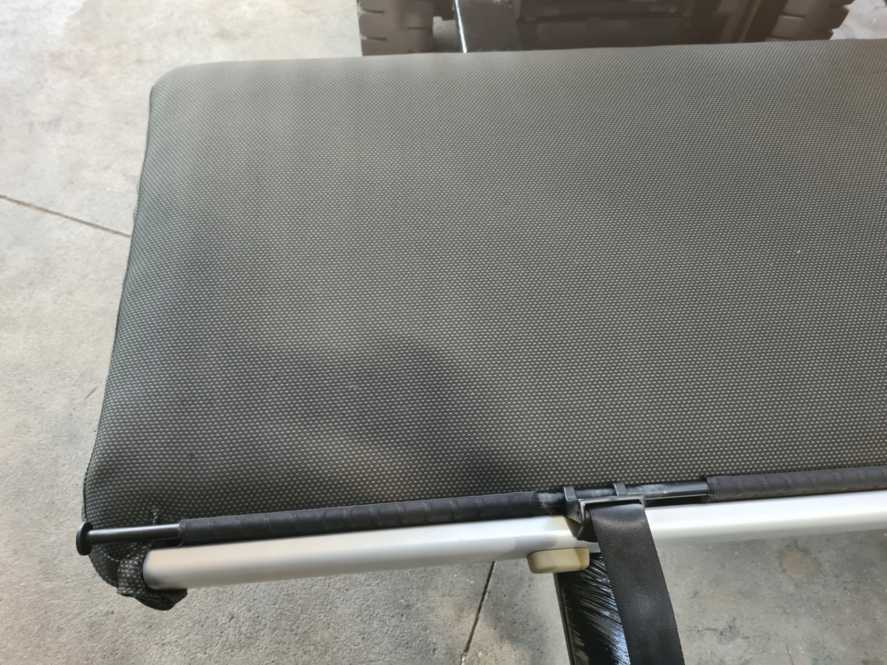 VOLVO ŁÓŻKO KOMPLETNE GÓRNE LEŻANKA MOCOWANIA - Sedište za Kamion: slika 3 VOLVO ŁÓŻKO KOMPLETNE GÓRNE LEŻANKA MOCOWANIA - Sedište za Kamion: slika 3