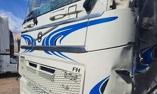 VOLVO MASKA KOMPLETNA GÓRNA ATRAPA KABINY VOLVO FH 4 - Hauba za Kamion: slika 3 VOLVO MASKA KOMPLETNA GÓRNA ATRAPA KABINY VOLVO FH 4 - Hauba za Kamion: slika 3