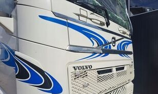VOLVO MASKA KOMPLETNA GÓRNA ATRAPA KABINY VOLVO FH 4 - Hauba za Kamion: slika 2 VOLVO MASKA KOMPLETNA GÓRNA ATRAPA KABINY VOLVO FH 4 - Hauba za Kamion: slika 2