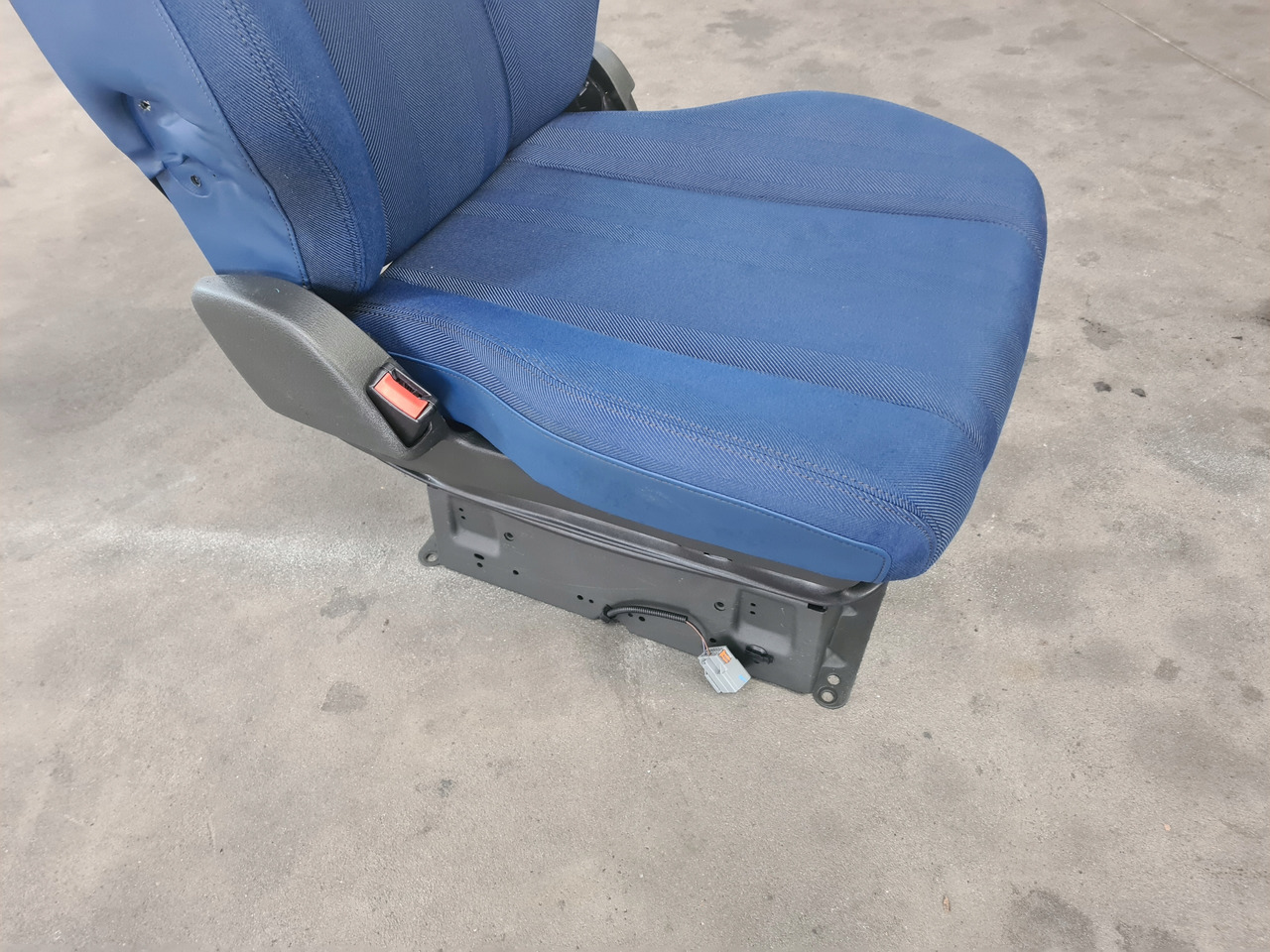 VOLVO PNEUMATYCZNY KIEROWCY - Sedište: slika 3 VOLVO PNEUMATYCZNY KIEROWCY - Sedište: slika 3