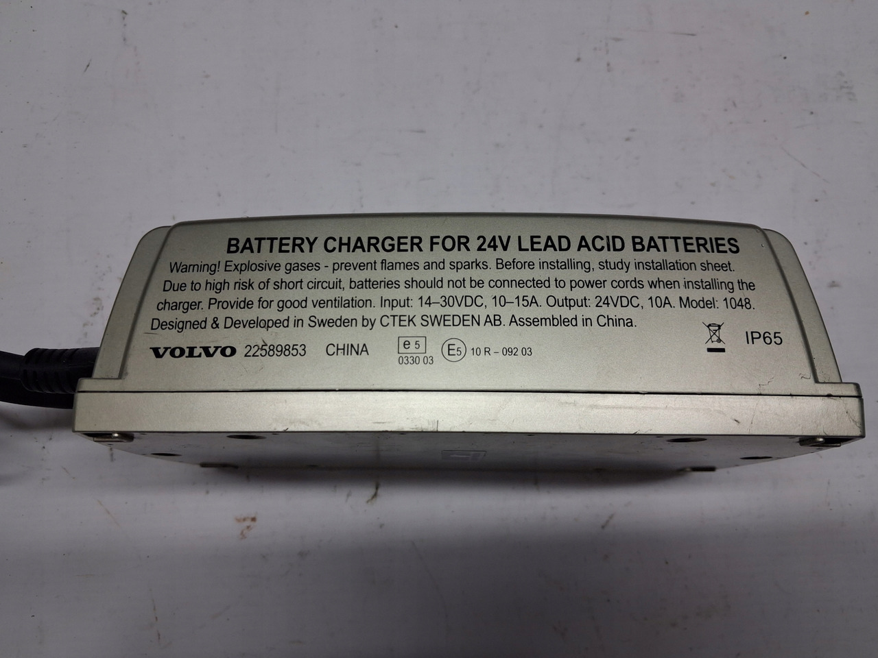 VOLVO PRZEKAŹNIK KONWERTER ŁADOWARKA PRZETWORNICA VOLVO FH FM 4 5 - Električni sistem za Kamion: slika 3 VOLVO PRZEKAŹNIK KONWERTER ŁADOWARKA PRZETWORNICA VOLVO FH FM 4 5 - Električni sistem za Kamion: slika 3