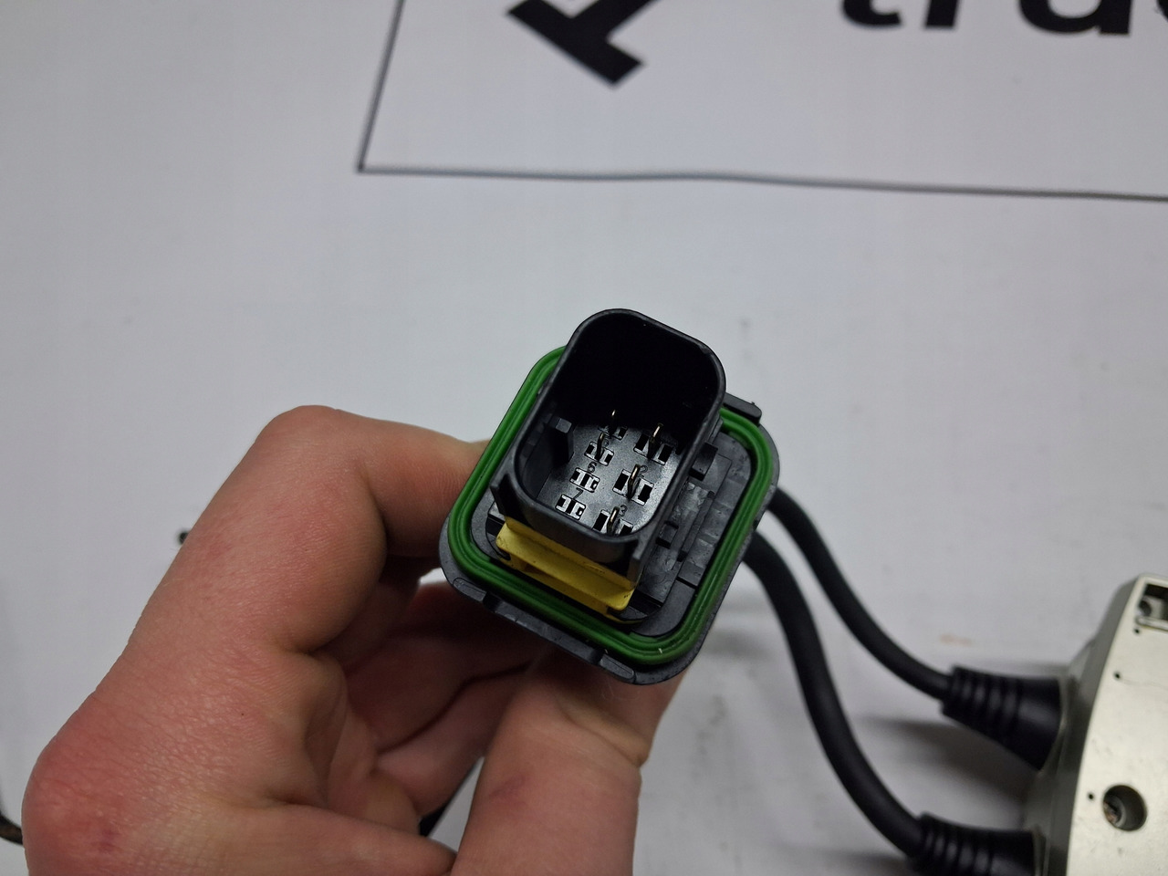 VOLVO PRZEKAŹNIK KONWERTER ŁADOWARKA PRZETWORNICA VOLVO FH FM 4 5 - Električni sistem za Kamion: slika 5 VOLVO PRZEKAŹNIK KONWERTER ŁADOWARKA PRZETWORNICA VOLVO FH FM 4 5 - Električni sistem za Kamion: slika 5