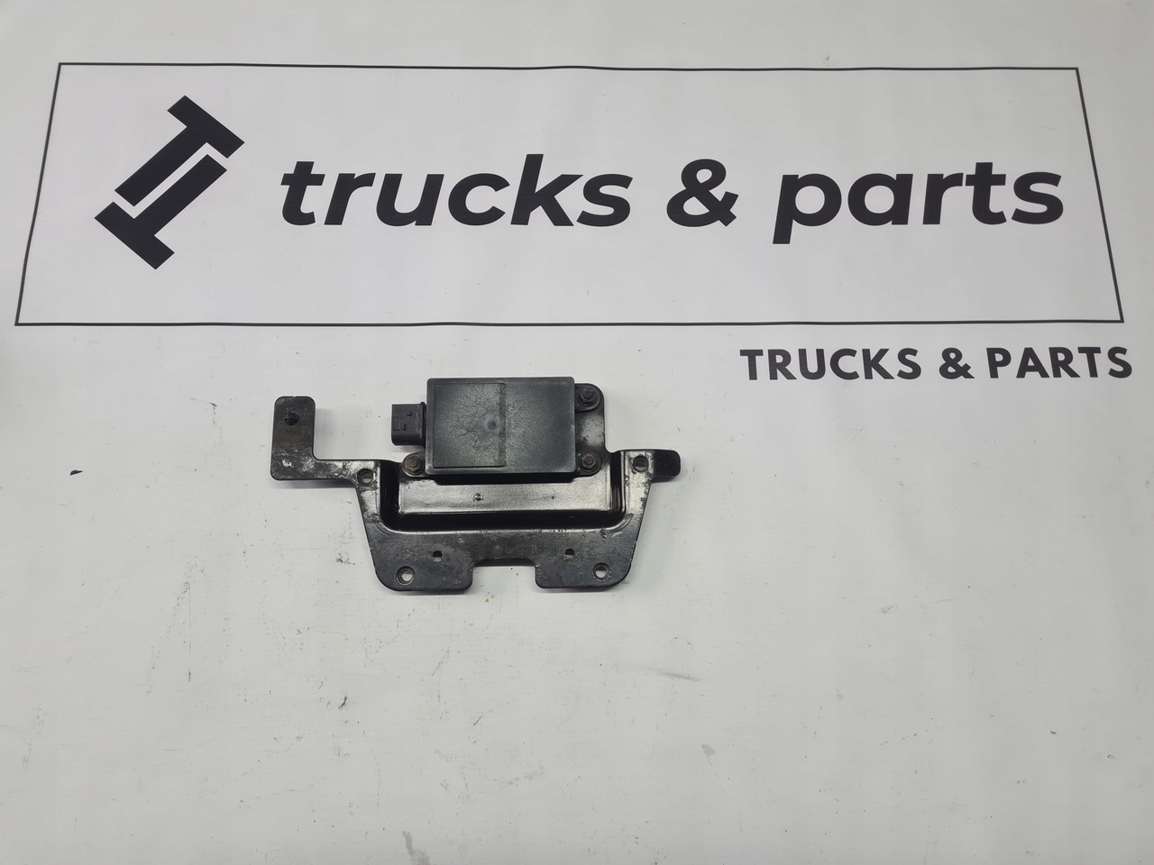 VOLVO RADAR DISTRONIK MOCOWANIE RENAULT GAMA T C K RANGE VOLVO FH 4 FM 4 FH 5 - Senzor za Kamion: slika 1 VOLVO RADAR DISTRONIK MOCOWANIE RENAULT GAMA T C K RANGE VOLVO FH 4 FM 4 FH 5 - Senzor za Kamion: slika 1