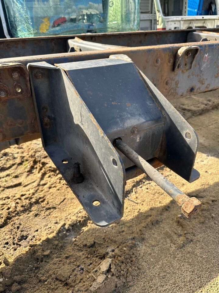 VOLVO WINDA KOŁA ZAPASOWEGO RENAULT MIDLUM DXI RENAULT GAMA D VOLVO FL FE R. 19.5 - Karoserija i eksterijer za Kamion: slika 2 VOLVO WINDA KOŁA ZAPASOWEGO RENAULT MIDLUM DXI RENAULT GAMA D VOLVO FL FE R. 19.5 - Karoserija i eksterijer za Kamion: slika 2