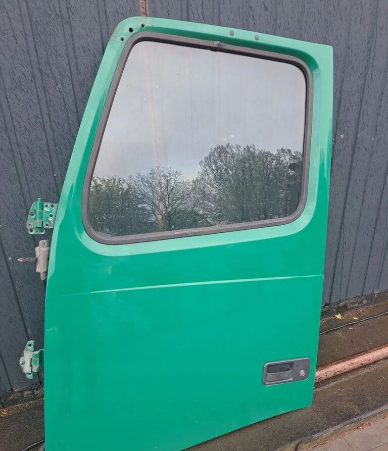 Volvo FH 13 LIFT - Vrata i delovi za Kamion: slika 1 Volvo FH 13 LIFT - Vrata i delovi za Kamion: slika 1