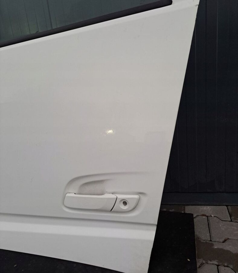 Volvo FH 4 - Vrata i delovi za Kamion: slika 4 Volvo FH 4 - Vrata i delovi za Kamion: slika 4