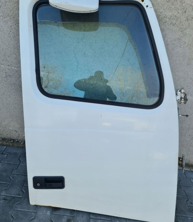 Volvo FH - Vrata i delovi za Kamion: slika 1 Volvo FH - Vrata i delovi za Kamion: slika 1