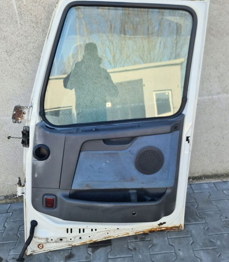 Volvo FH - Vrata i delovi za Kamion: slika 3 Volvo FH - Vrata i delovi za Kamion: slika 3