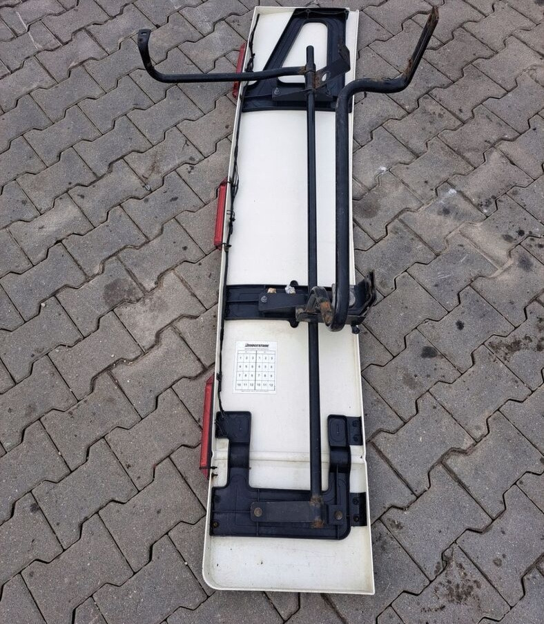 Volvo OWIEWKA LEWA SPOILER ZAKABINOWY VOLVO FH 12 13 - Aerodinamika/ Spojler za Kamion: slika 5 Volvo OWIEWKA LEWA SPOILER ZAKABINOWY VOLVO FH 12 13 - Aerodinamika/ Spojler za Kamion: slika 5