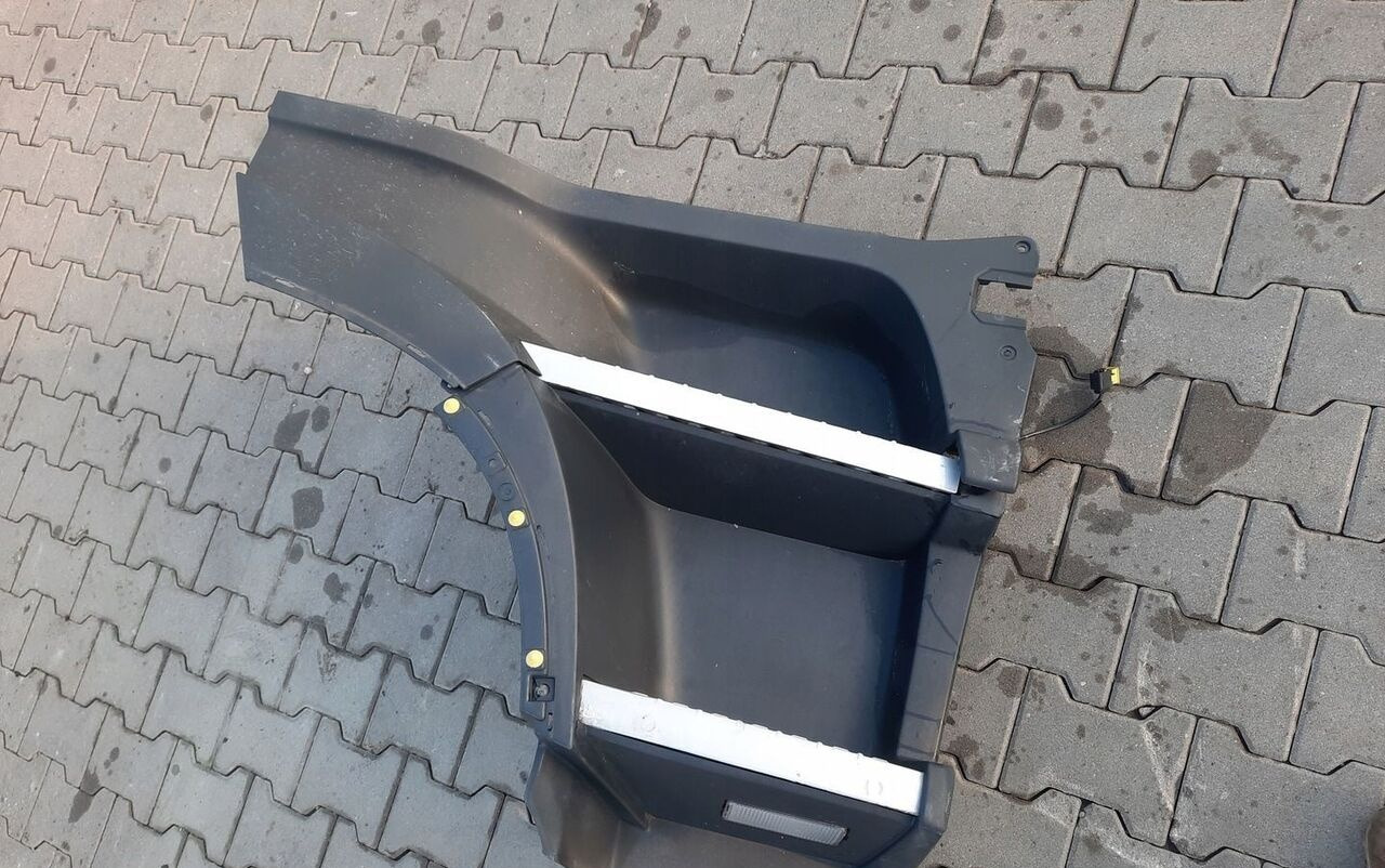Volvo STOPIEŃ STOPNICA PRAWA STELAŻ ORYGINAŁ VOLVO FH 4 82141521 - Prag za Kamion: slika 2 Volvo STOPIEŃ STOPNICA PRAWA STELAŻ ORYGINAŁ VOLVO FH 4 82141521 - Prag za Kamion: slika 2