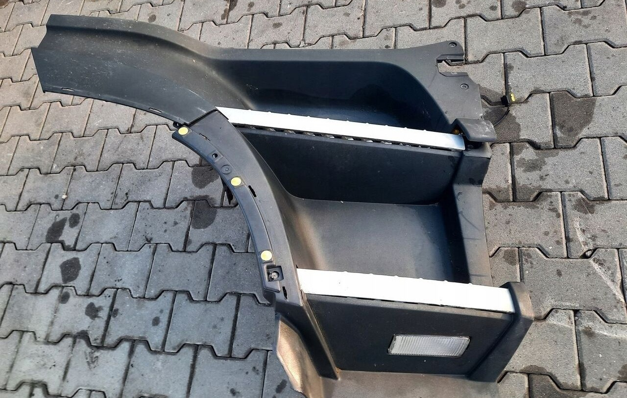 Volvo STOPIEŃ STOPNICA PRAWA STELAŻ ORYGINAŁ VOLVO FH 4 82141521 - Prag za Kamion: slika 1 Volvo STOPIEŃ STOPNICA PRAWA STELAŻ ORYGINAŁ VOLVO FH 4 82141521 - Prag za Kamion: slika 1