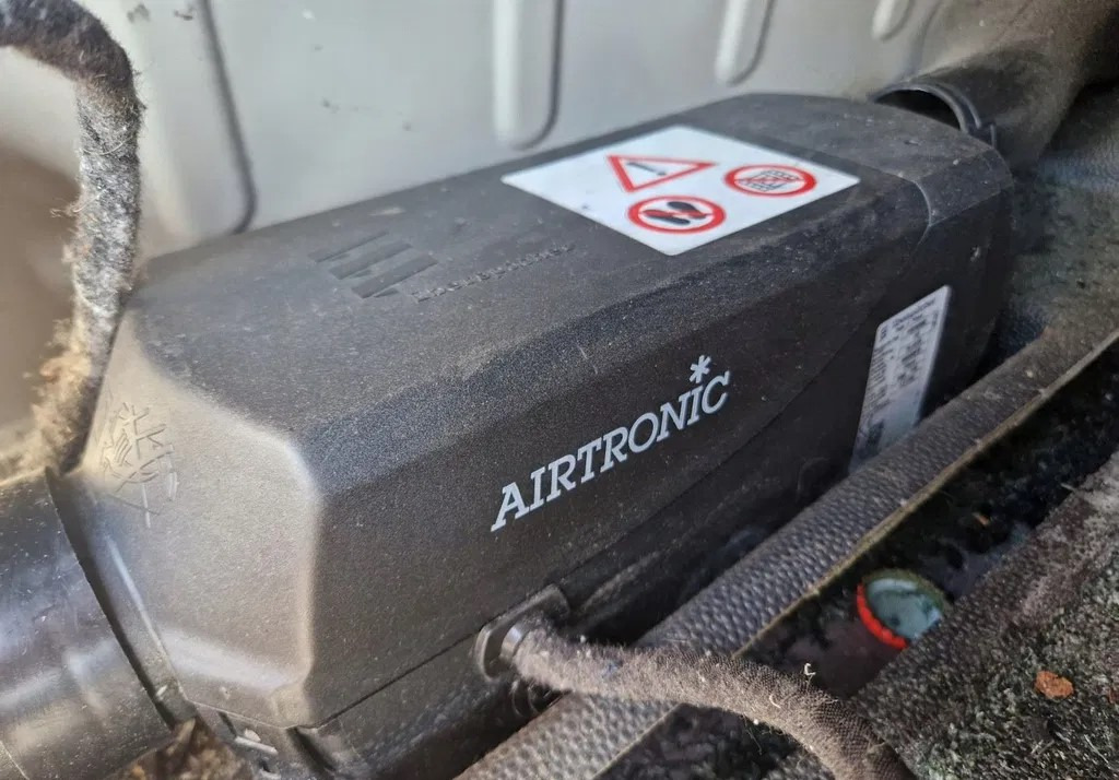 WEBASTO OGRZEWANIE POSTOJOWE FORD F-MAX 500 EBERSPACHER AIRTRONIC D2 24V 406889PB 252070 - Grejanje/ Ventilacija: slika 1 WEBASTO OGRZEWANIE POSTOJOWE FORD F-MAX 500 EBERSPACHER AIRTRONIC D2 24V 406889PB 252070 - Grejanje/ Ventilacija: slika 1