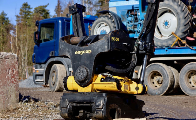 Engcon Engcon EC233S-QS80-SS10 - Tiltrotator: slika 2 Engcon Engcon EC233S-QS80-SS10 - Tiltrotator: slika 2