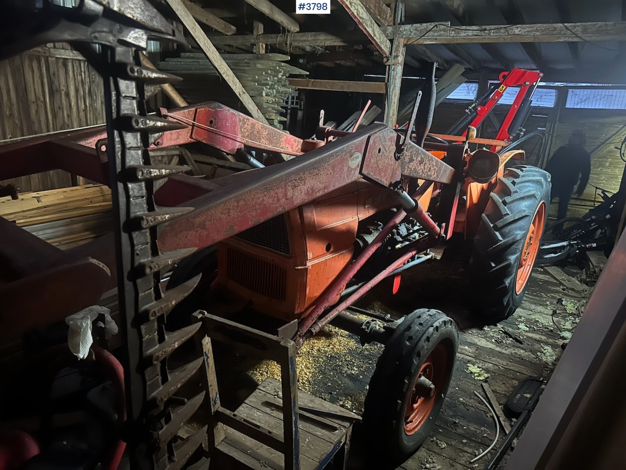 1900 Fiat 415 tractor w/ front loader and Wee edge mower - Traktor: slika 1 1900 Fiat 415 tractor w/ front loader and Wee edge mower - Traktor: slika 1