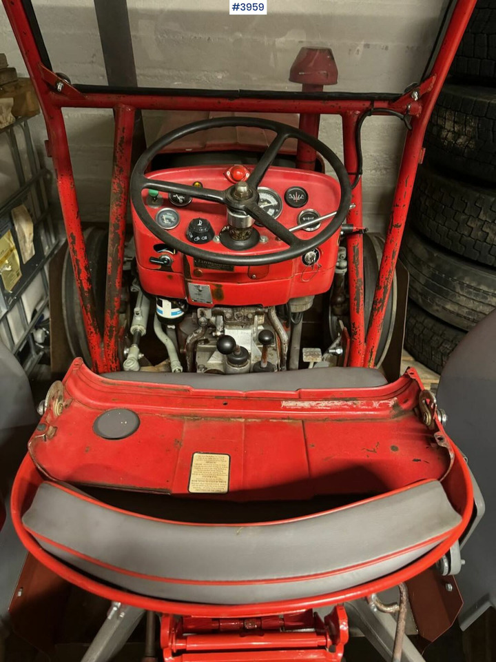 1971 Massey Ferguson 135 - Traktor: slika 4 1971 Massey Ferguson 135 - Traktor: slika 4