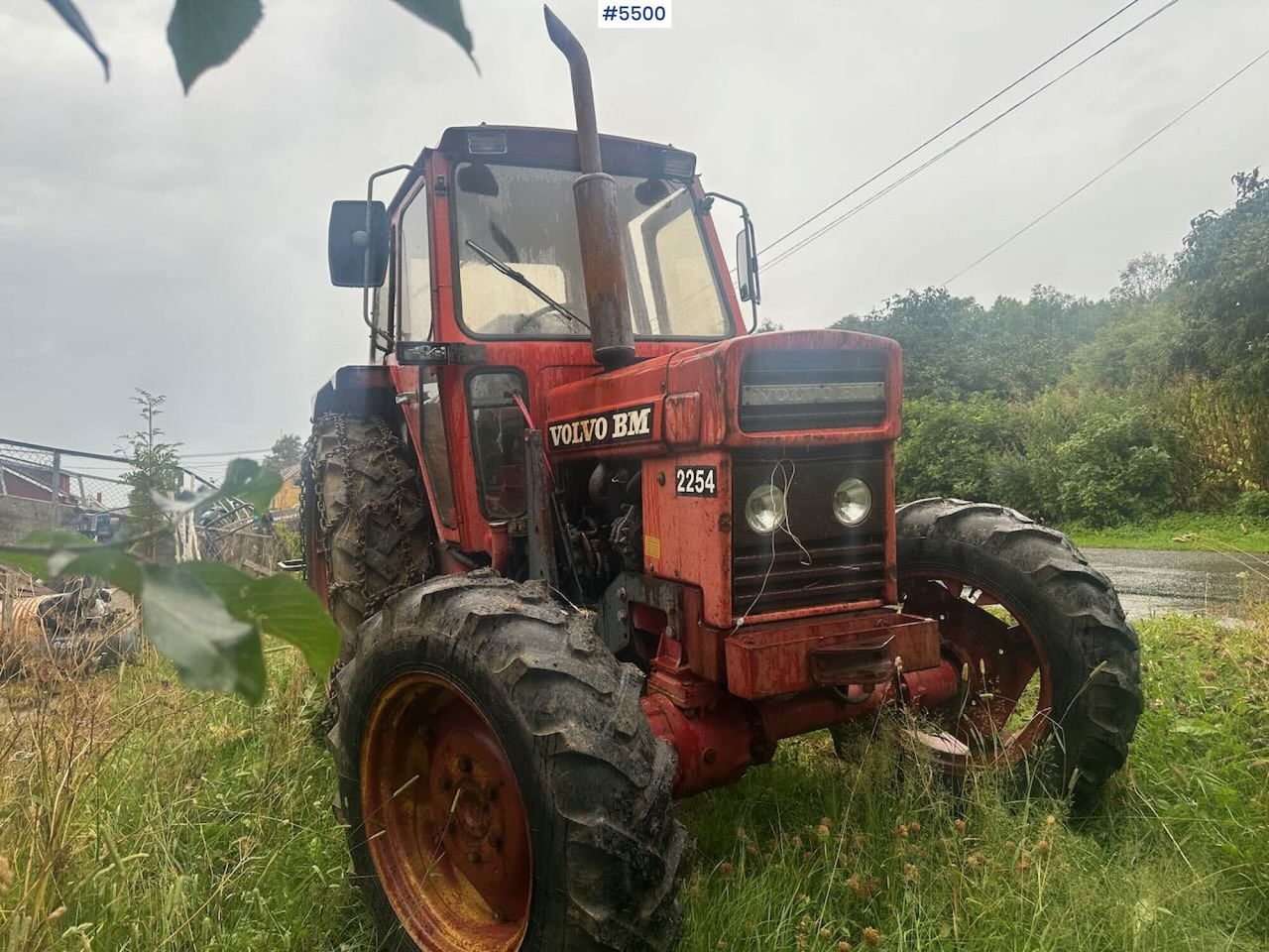 1979 Volvo BM 2254 tractor with front loader and chains. SEE VIDEO. - Traktor: slika 5 1979 Volvo BM 2254 tractor with front loader and chains. SEE VIDEO. - Traktor: slika 5