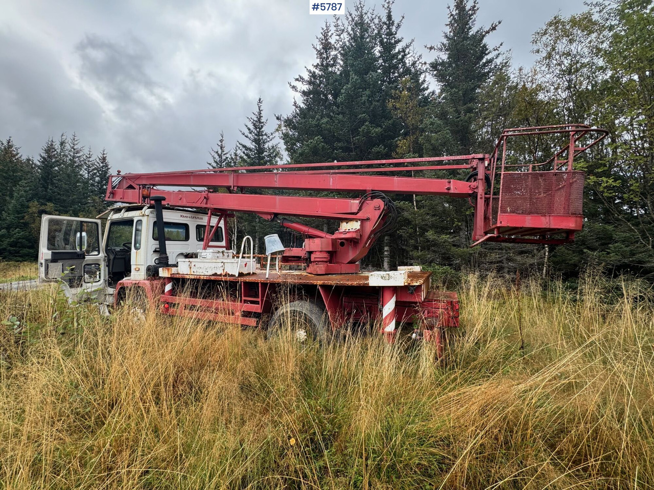 1986 Volvo FL614 with Lift. SEE VIDEO! - Vazdušna platforma montirana na kamion: slika 4 1986 Volvo FL614 with Lift. SEE VIDEO! - Vazdušna platforma montirana na kamion: slika 4