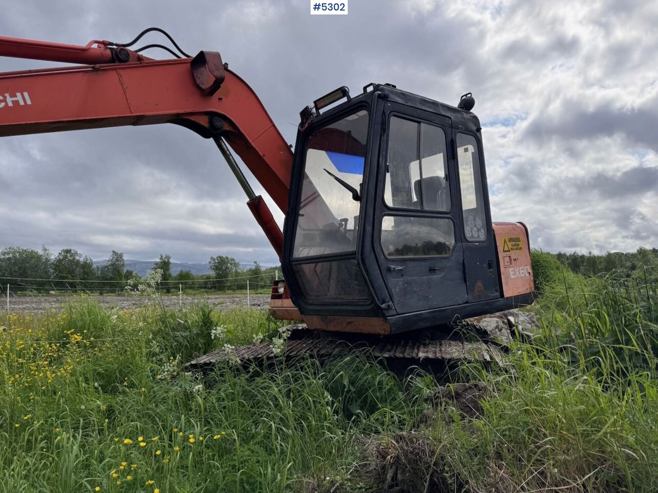 1990 Hitachi EX60 w/ 2 buckets - Bager: slika 3 1990 Hitachi EX60 w/ 2 buckets - Bager: slika 3