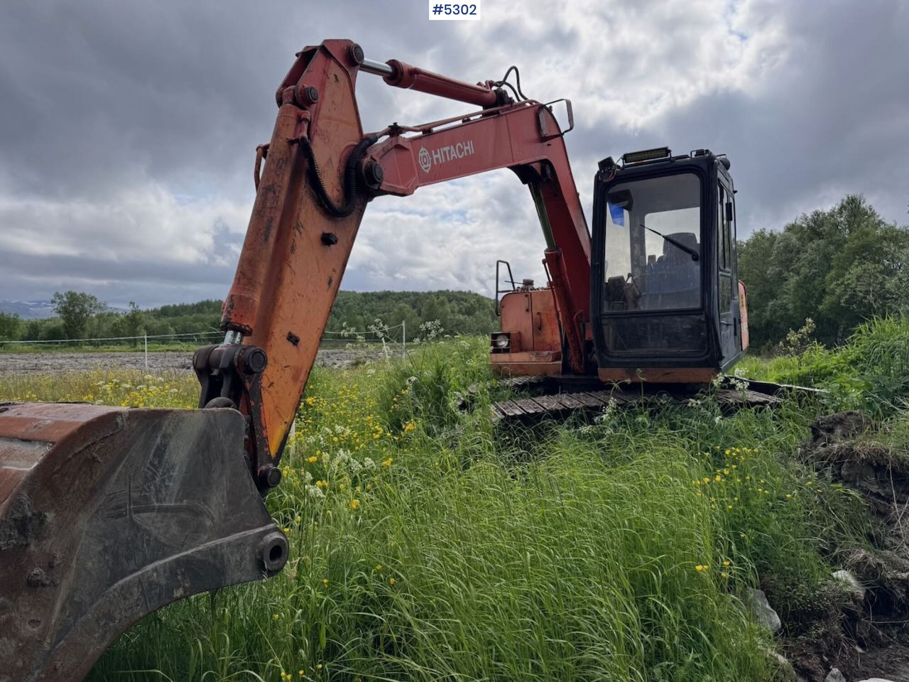 1990 Hitachi EX60 w/ 2 buckets - Bager: slika 1 1990 Hitachi EX60 w/ 2 buckets - Bager: slika 1