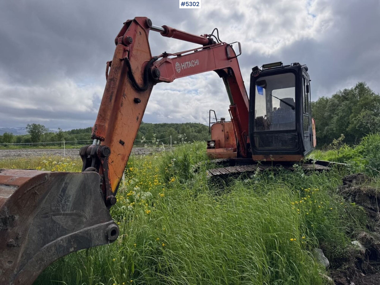 1990 Hitachi EX60 w/ 2 buckets - Bager: slika 2 1990 Hitachi EX60 w/ 2 buckets - Bager: slika 2