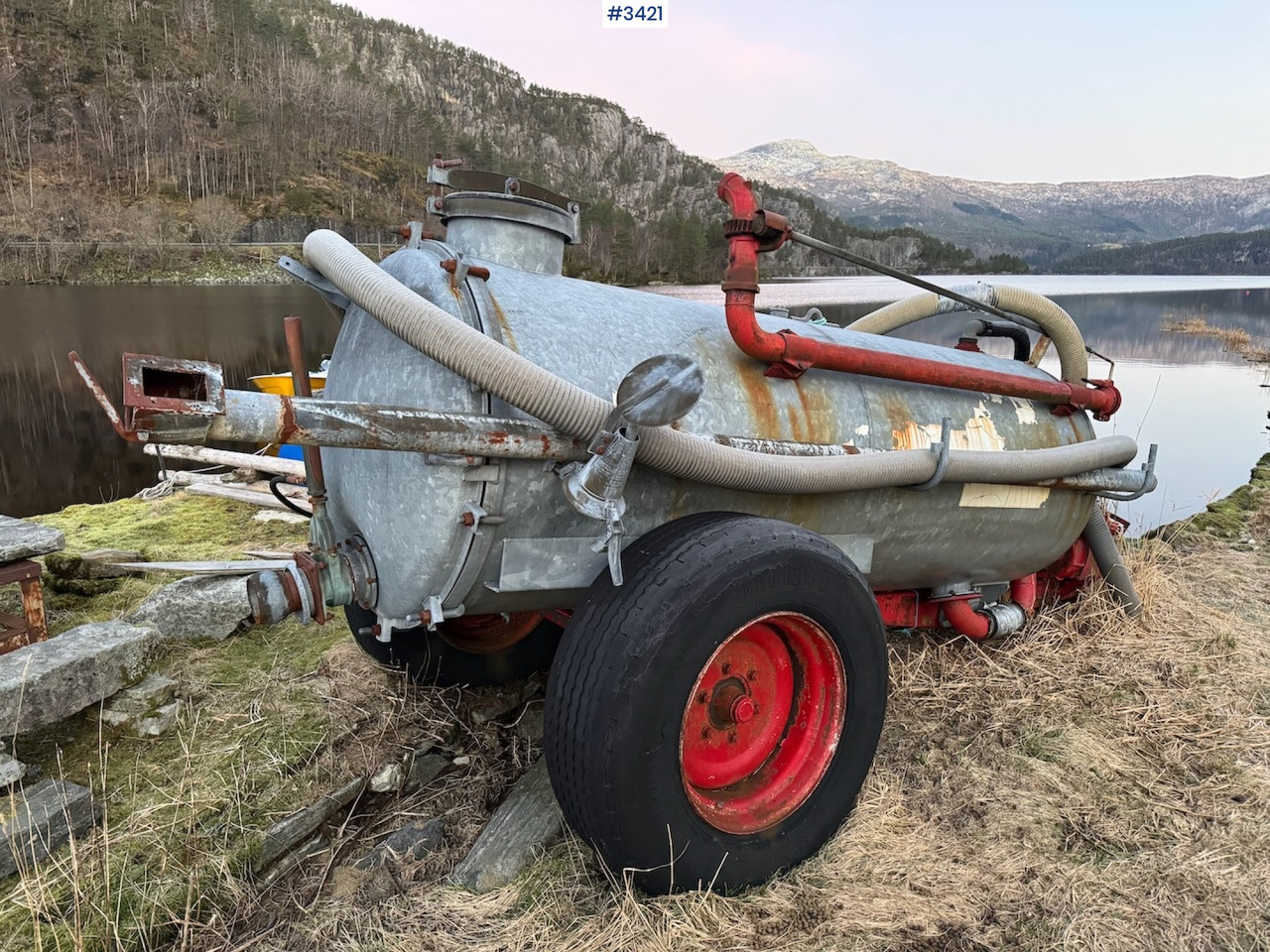 1990 Record Vacuum truck w/cannon - Oprema za prevrtanje i razlaganje: slika 3 1990 Record Vacuum truck w/cannon - Oprema za prevrtanje i razlaganje: slika 3