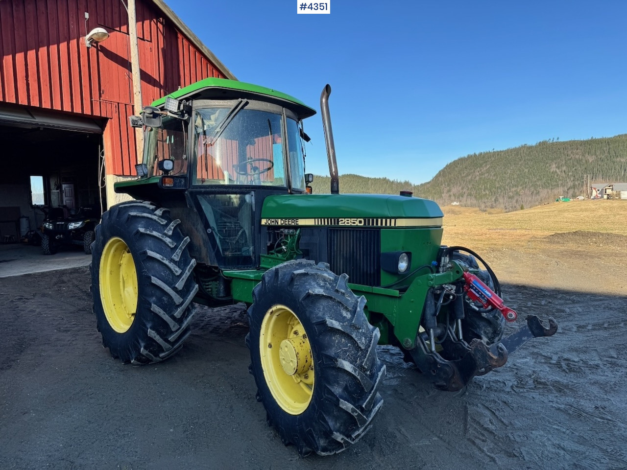1991 John Deere 2850 4x4 Synchron w/ front hydraulics. - Traktor: slika 1 1991 John Deere 2850 4x4 Synchron w/ front hydraulics. - Traktor: slika 1