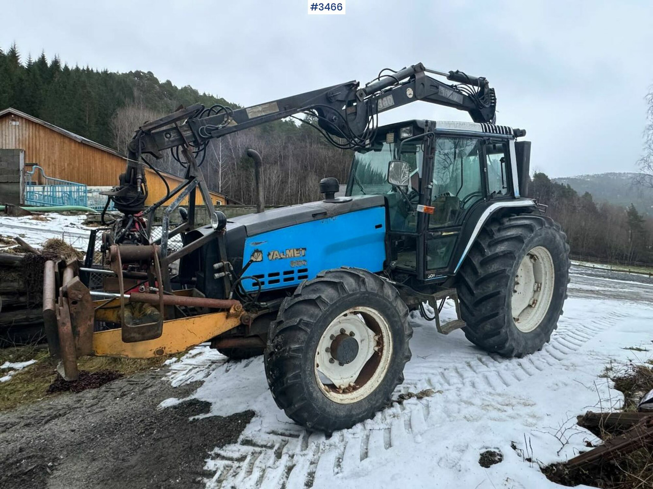 1993 Valmet 8100 m/ Hiab FMV Crane and timber trailer - Traktor: slika 1 1993 Valmet 8100 m/ Hiab FMV Crane and timber trailer - Traktor: slika 1