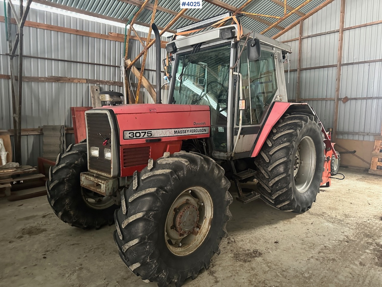 1994 Massey Ferguson 3075 4x4 tractor. WATCH VIDEO. - Traktor: slika 1 1994 Massey Ferguson 3075 4x4 tractor. WATCH VIDEO. - Traktor: slika 1