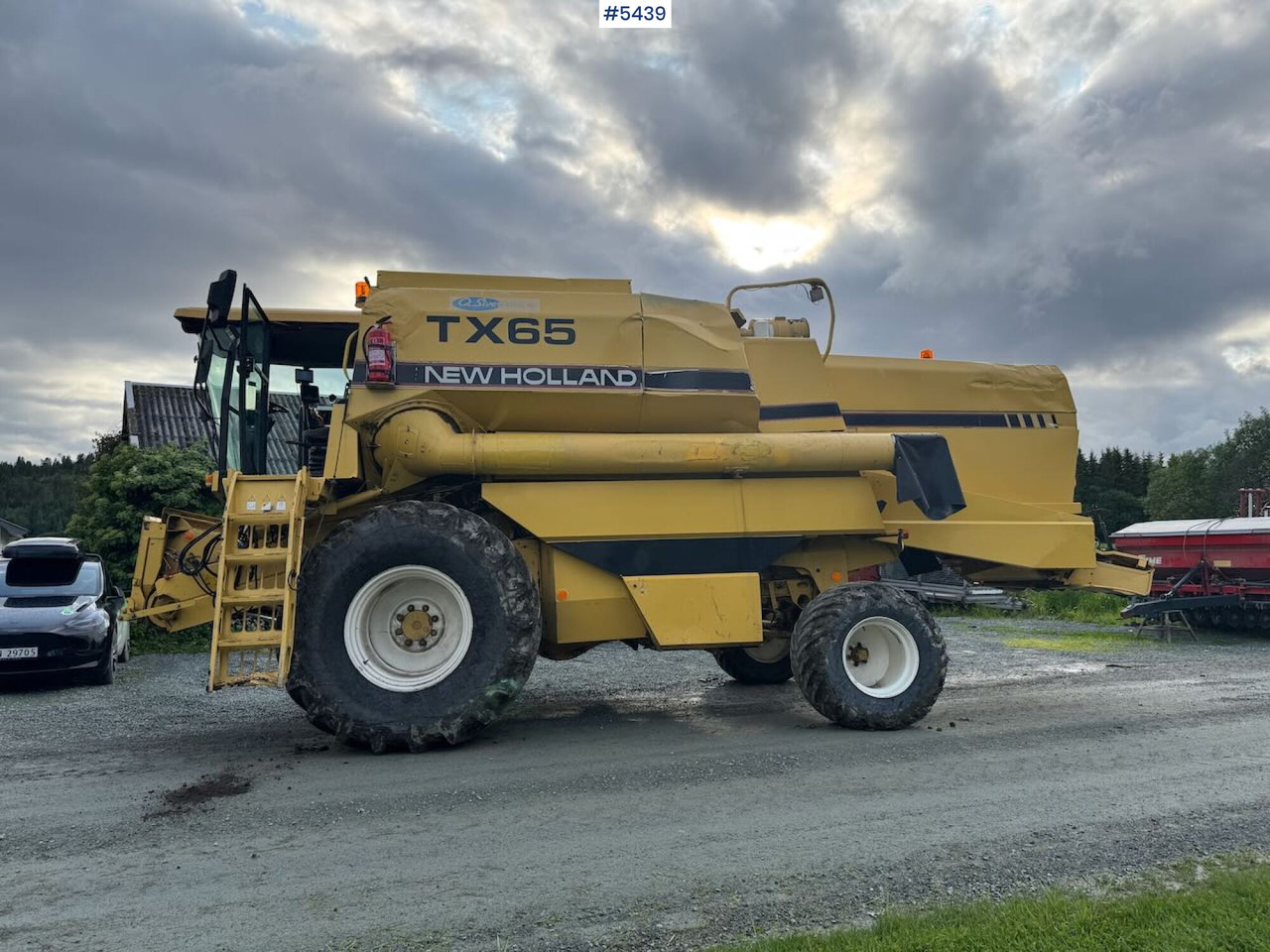 1995 New Holland TX65 m/ 20 fot skjærebord og henger - Kombinovani kombajn: slika 3 1995 New Holland TX65 m/ 20 fot skjærebord og henger - Kombinovani kombajn: slika 3
