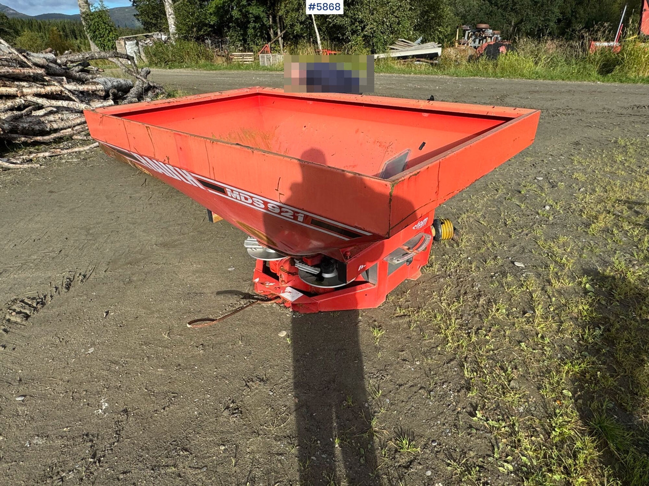 1997 Rauch MDS 921 Fertilizer spreader, partial repair project - Rasipač veštačkog đubriva: slika 2 1997 Rauch MDS 921 Fertilizer spreader, partial repair project - Rasipač veštačkog đubriva: slika 2