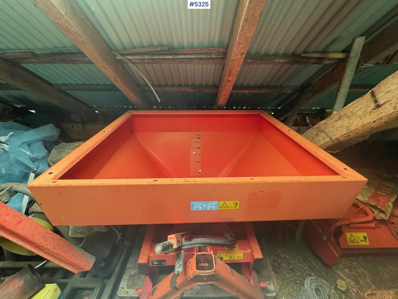 1999 Rauch MDS 81 fertilizer spreader - Rasipač veštačkog đubriva: slika 4 1999 Rauch MDS 81 fertilizer spreader - Rasipač veštačkog đubriva: slika 4