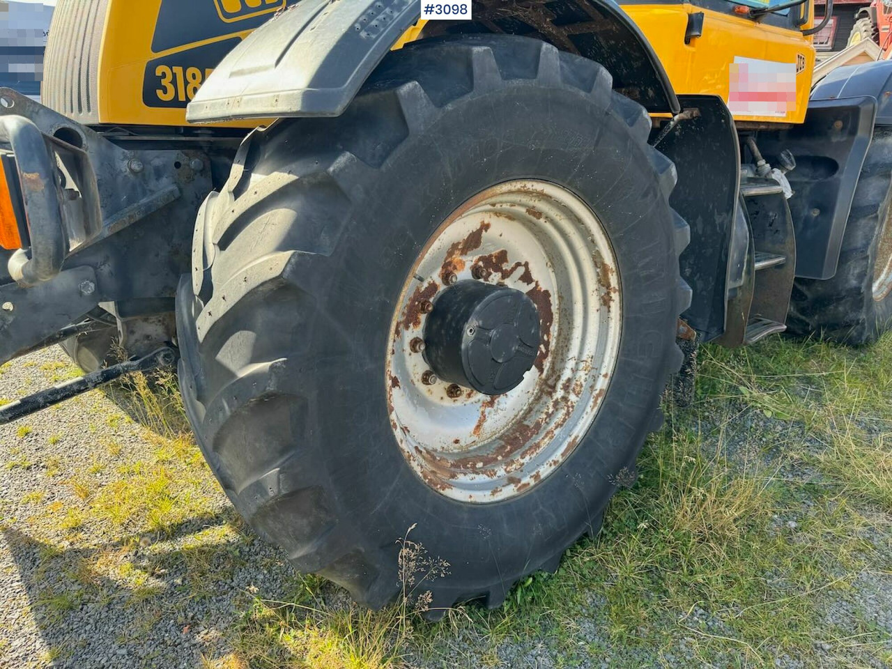 Traktor 2001 JCB Fastrac 3185 4x4. The plow rigged and two sets of tires.: slika 14