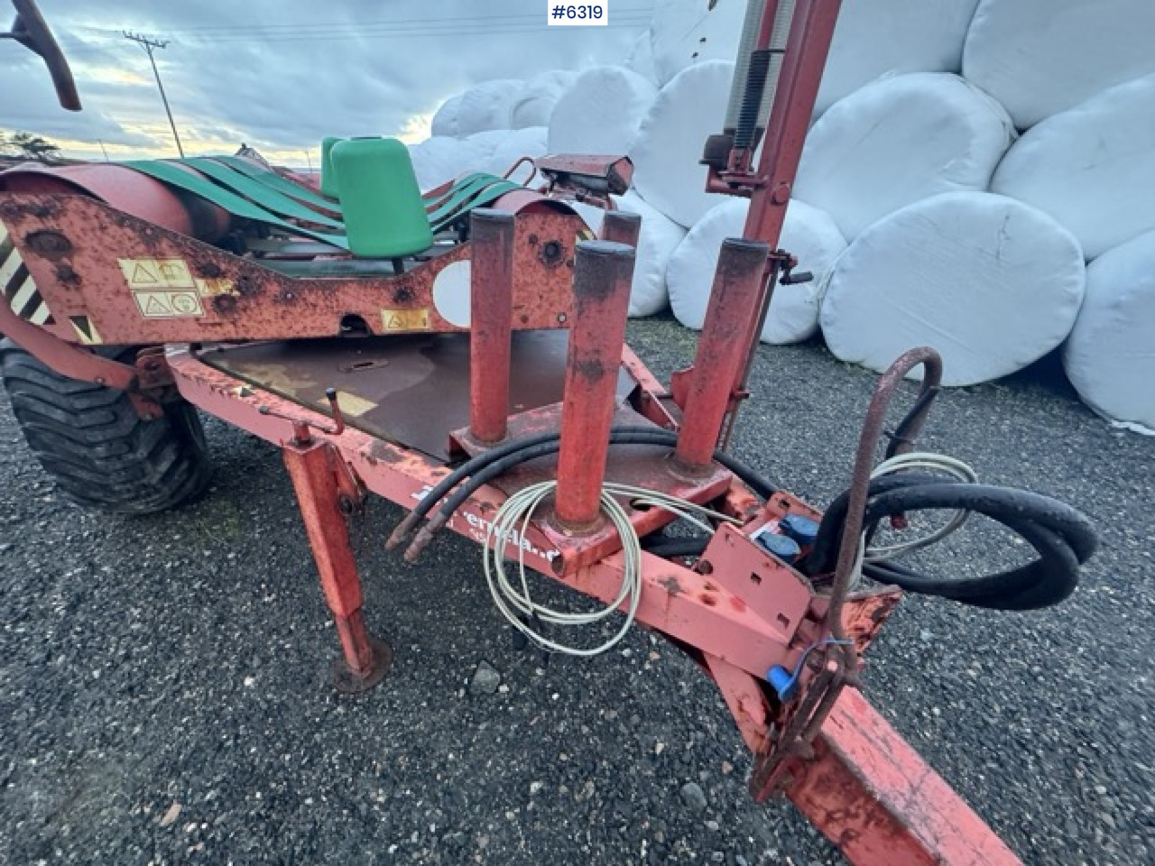 Oprema za prevrtanje i razlaganje 2002 Kverneland UN 7515 round bale wrapper: slika 8