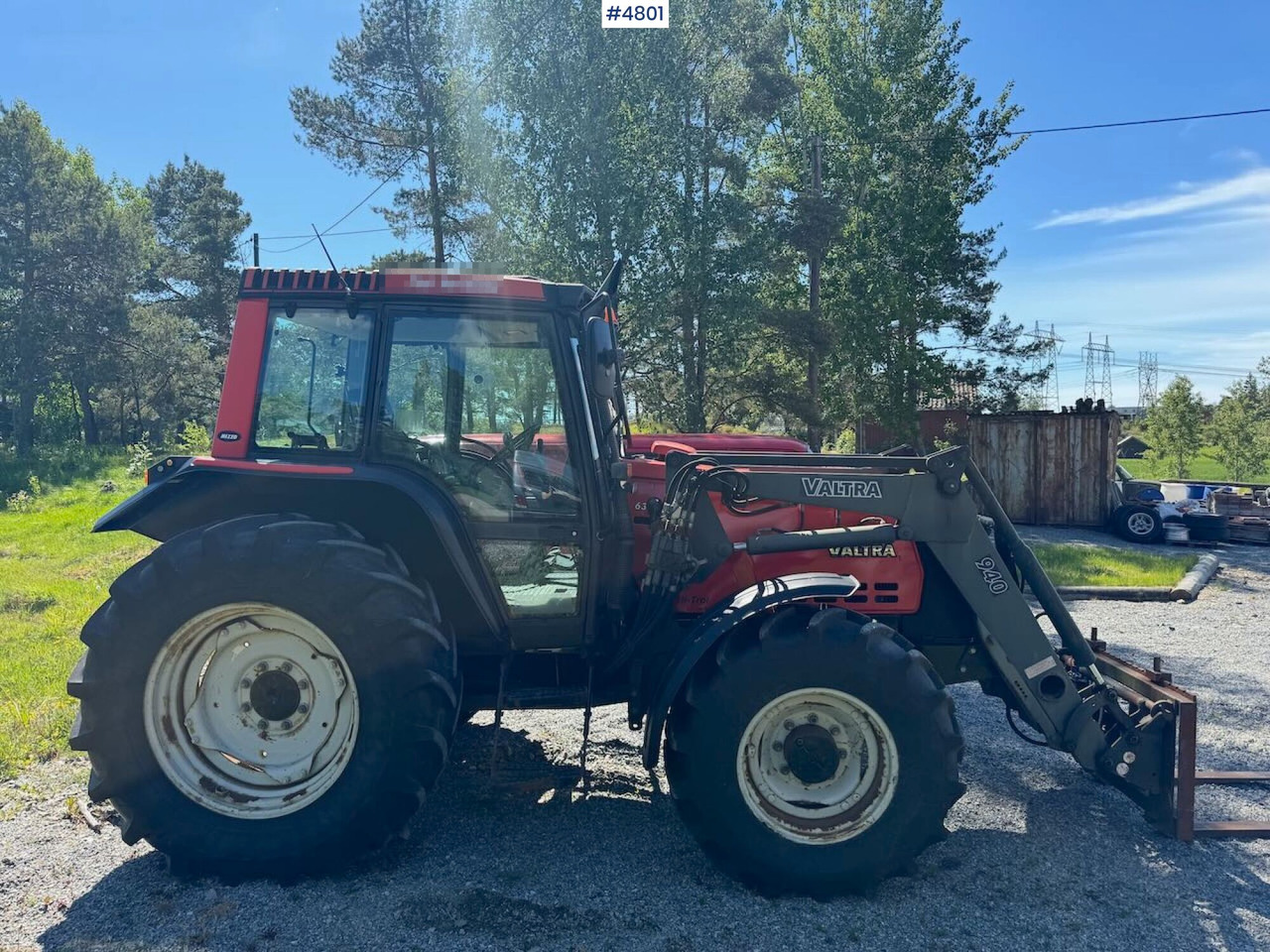 2002 Valtra 6300 4x4 w/ front loader - Traktor: slika 4 2002 Valtra 6300 4x4 w/ front loader - Traktor: slika 4