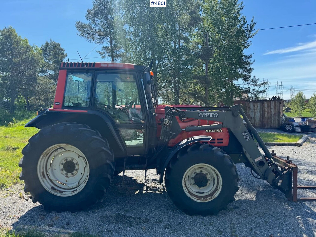 2002 Valtra 6300 4x4 w/ front loader - Traktor: slika 3 2002 Valtra 6300 4x4 w/ front loader - Traktor: slika 3