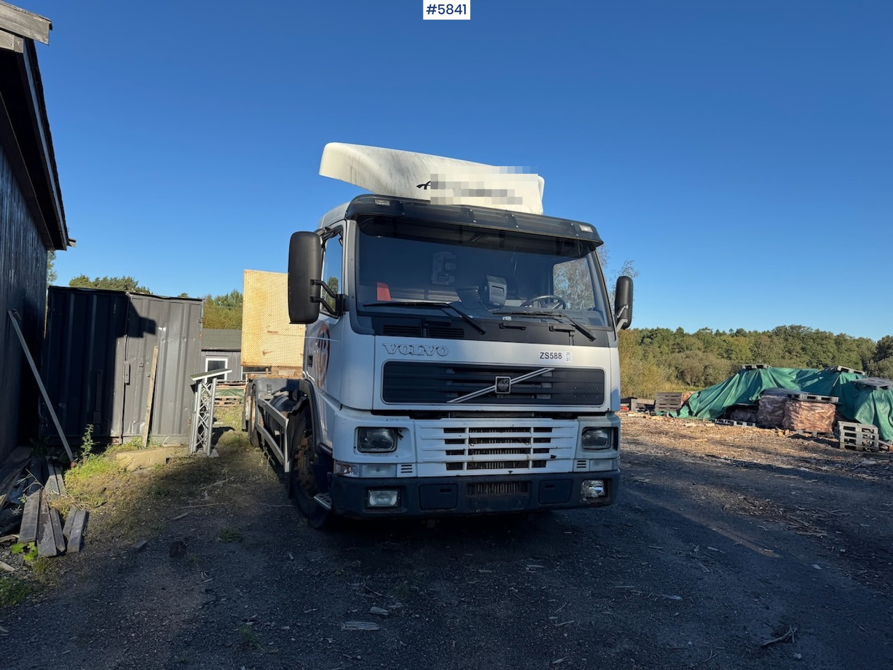2002 Volvo FM 6x2. - Kamion za prevoz kontejnera/ Kamion sa promenjivim sandukom: slika 3 2002 Volvo FM 6x2. - Kamion za prevoz kontejnera/ Kamion sa promenjivim sandukom: slika 3