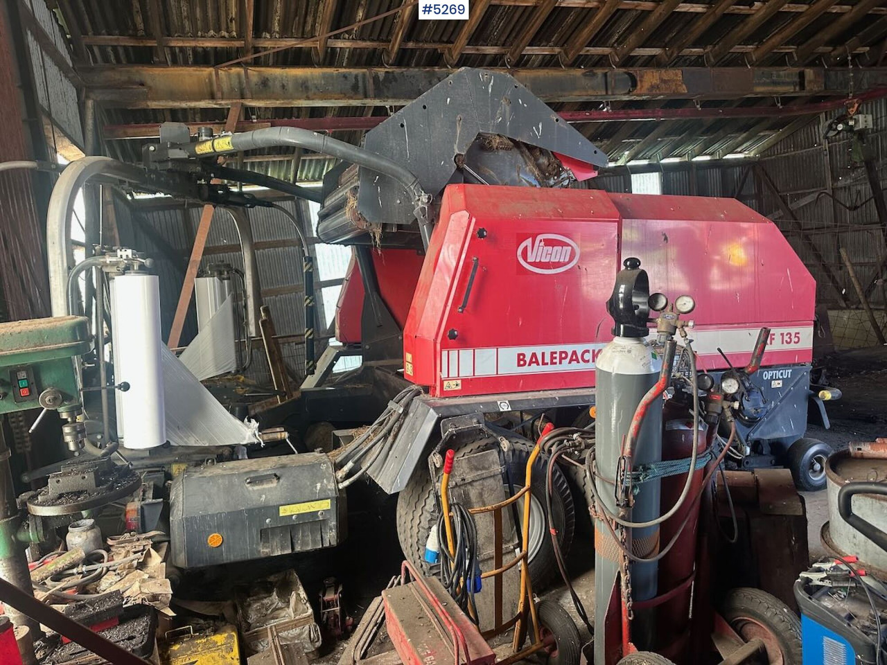 2003 Vicon RF 135 opticut round baler. - Oprema za prevrtanje i razlaganje: slika 4 2003 Vicon RF 135 opticut round baler. - Oprema za prevrtanje i razlaganje: slika 4