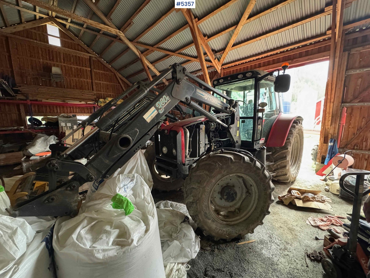 2004 Massey Ferguson 5465 rep.object - Traktor: slika 5 2004 Massey Ferguson 5465 rep.object - Traktor: slika 5
