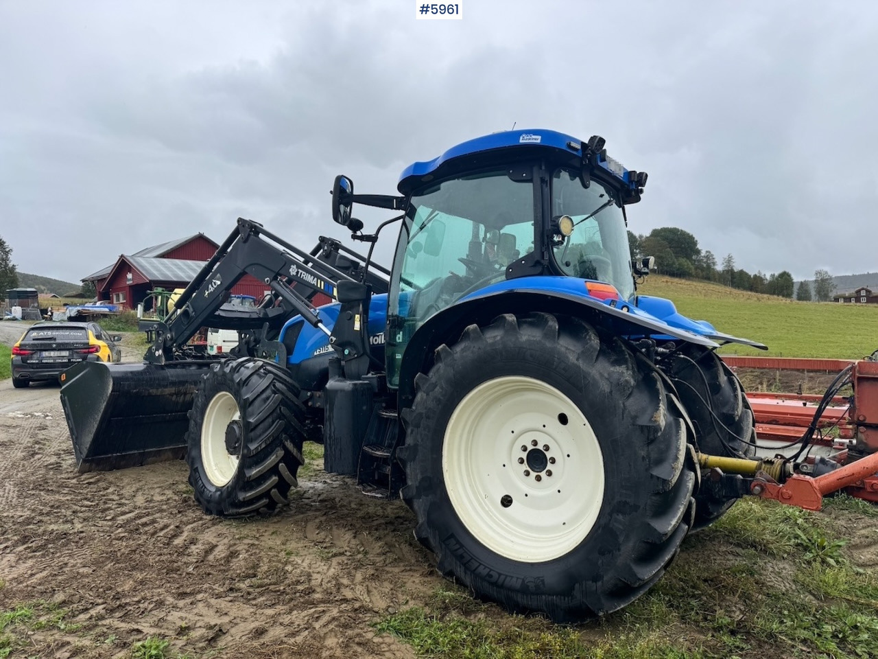 2004 New Holland TS115A with front loader - Traktor: slika 4 2004 New Holland TS115A with front loader - Traktor: slika 4